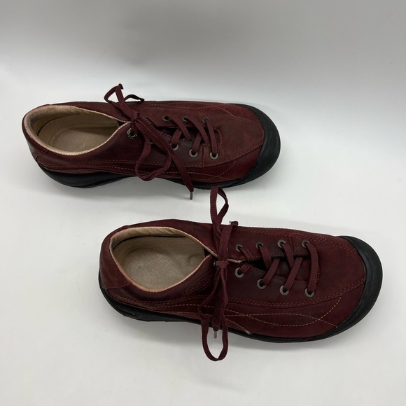 KEEN WOMENS RED/BURGUNDY WALKING AND HIKING LEATHER SHOES SIZE 9 - Picture 7 of 14